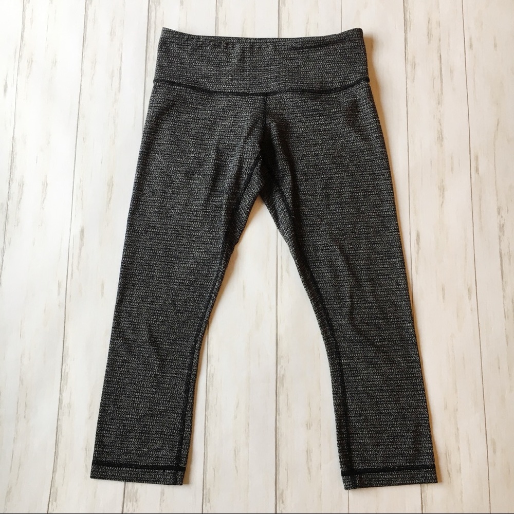 Lululemon Classic Fit Seamed Wonder Under Crop